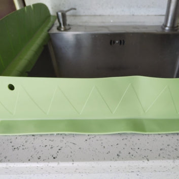 Sink Splash Guard – Flexible Silicone Water
